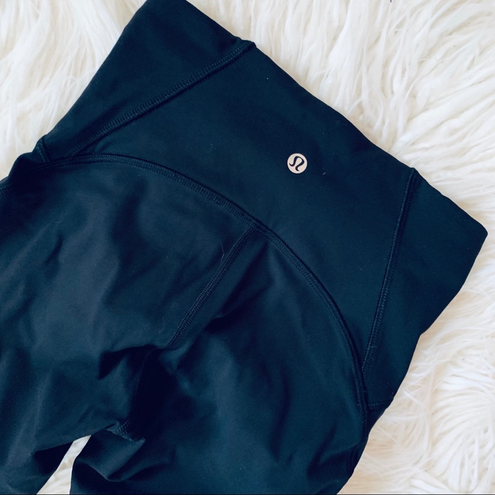 ♻️✌🏻sold✌🏻♻️ULULEMON speed tight capris - Picture 4 of 8